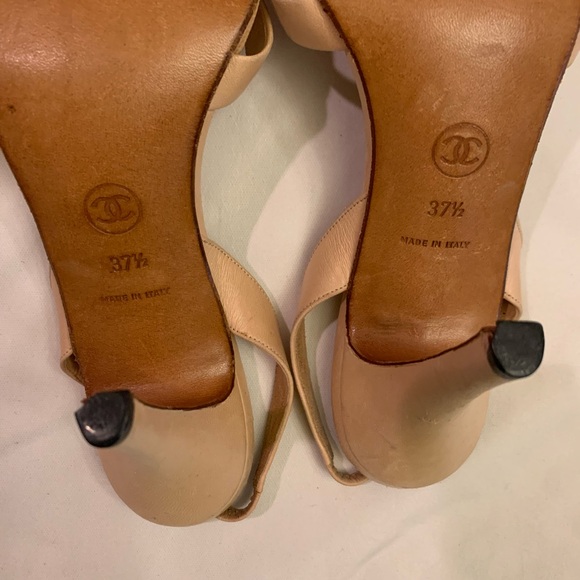 CHANEL lambskin logo sling back sandals - Picture 5 of 13